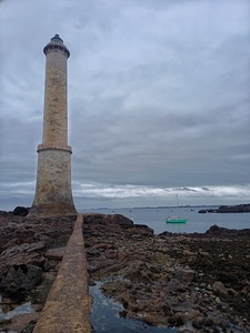 Escale à Basse mer au phare des Héaux de Bréhat