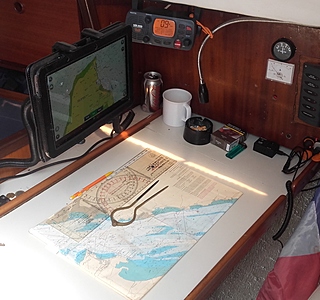 L'intérieur de votre table à carte, rangée ou pas... ;-)