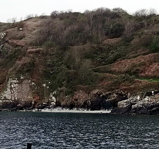 Falaises et reliefs vus du bateau