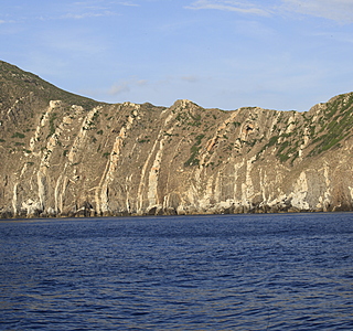 Falaises et reliefs vus du bateau
