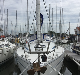 Bavaria 37